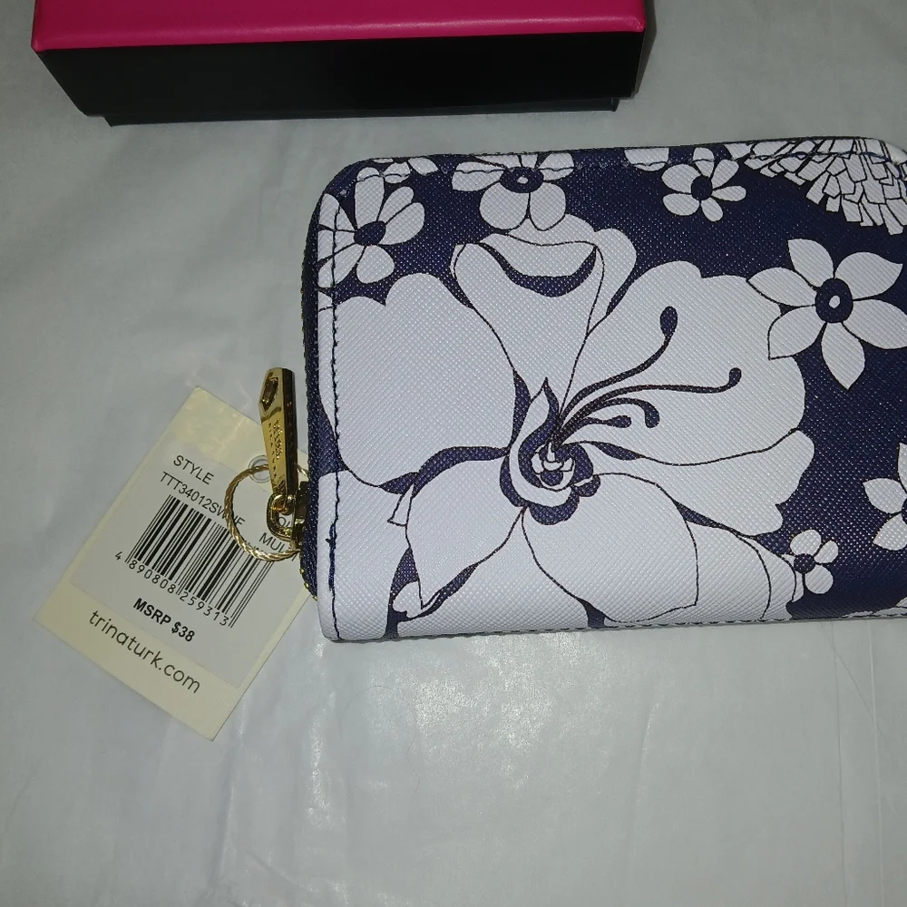 Trina Turk Zip Around Cardholder Wallet In Box, Faux Leather, Floral - Picture 9 of 9